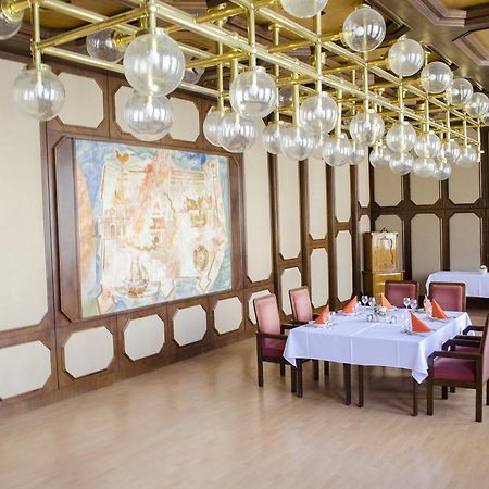 Hotel Konferencia เยอร์ ภายนอก รูปภาพ