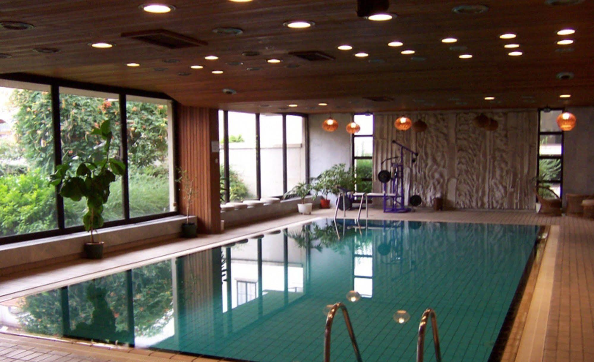 Hotel Konferencia เยอร์ ภายนอก รูปภาพ